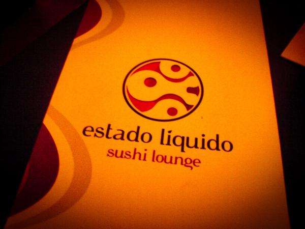 Estado Líquido, the best sushi in Lisbon during the 2000s. Located next to the Teatro A Barraca in Santos, it was the perfect place to spend the rest of the evening in good company. For the memories alone, it deserved a photo to keep the moment alive.