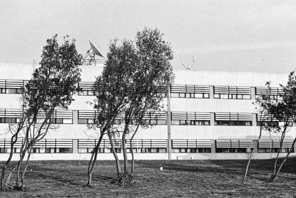 University of Aveiro, around 2010. Department of Electronics and Communications. The parabolic antenna on the roof always stood out to me. A small detail that somehow defined the building’s character and purpose.